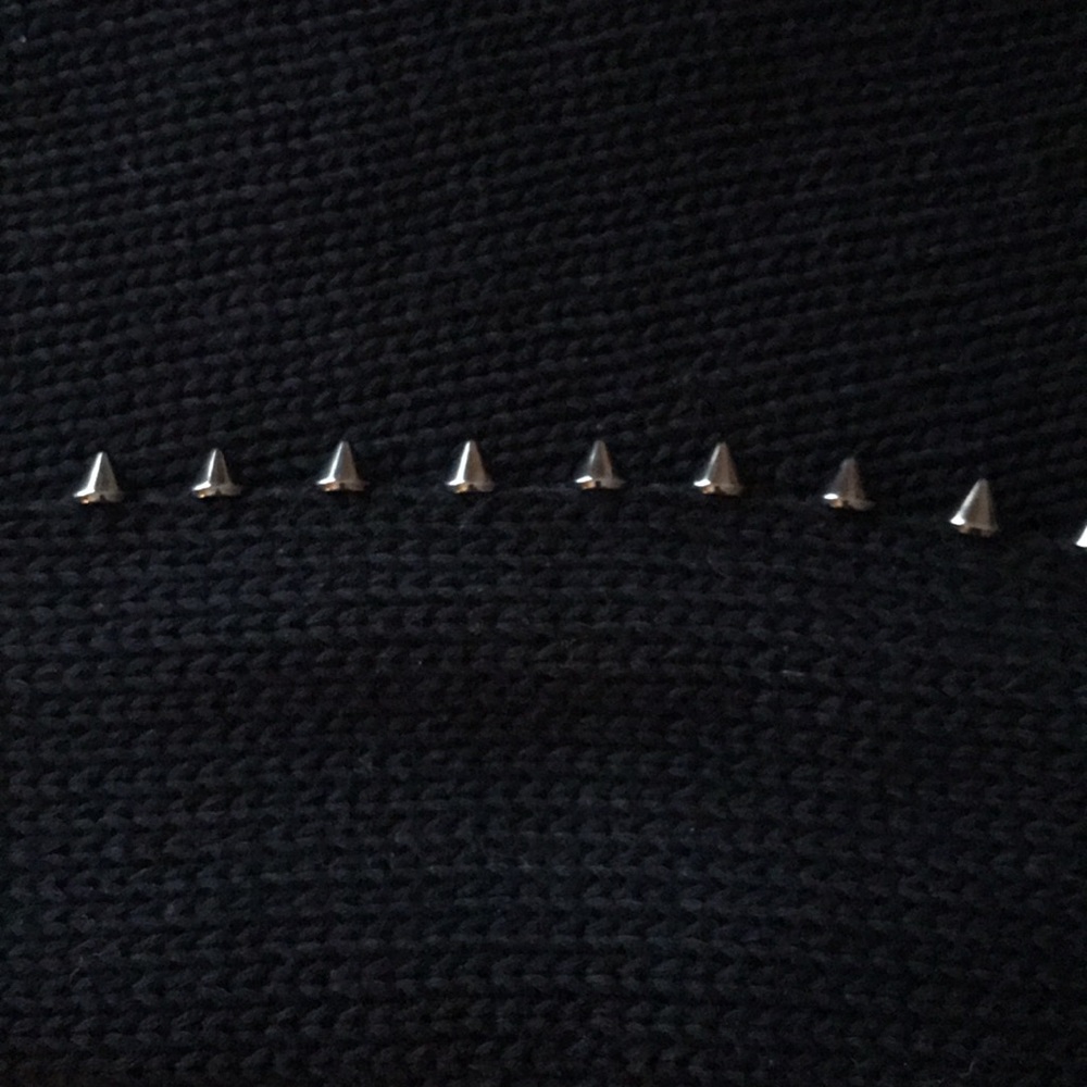 Sweater - Picture 2 of 5